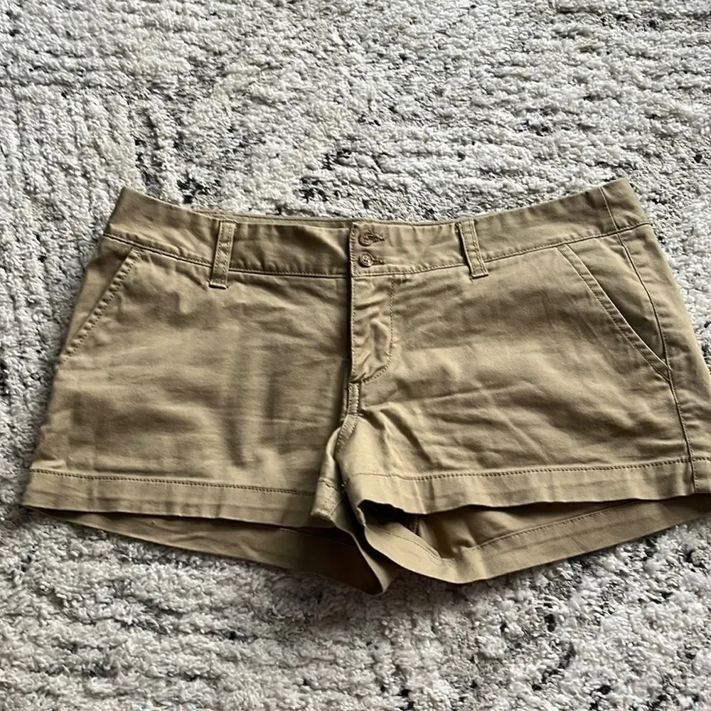 Mossimo supply co size 11 women’s khaki shorts
